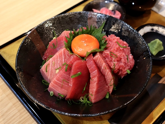 本マグロ丼